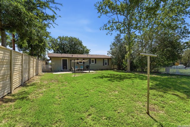 1236 S ACADEMY AVE, New Braunfels, TX 78130