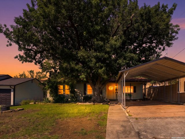 1236 S ACADEMY AVE, New Braunfels, TX 78130
