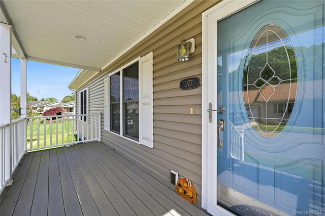 1407 Middle Road 277, Calverton, NY 11933