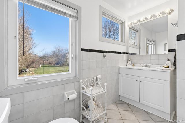 20 Mitchell Road, Westhampton Beach, NY 11978