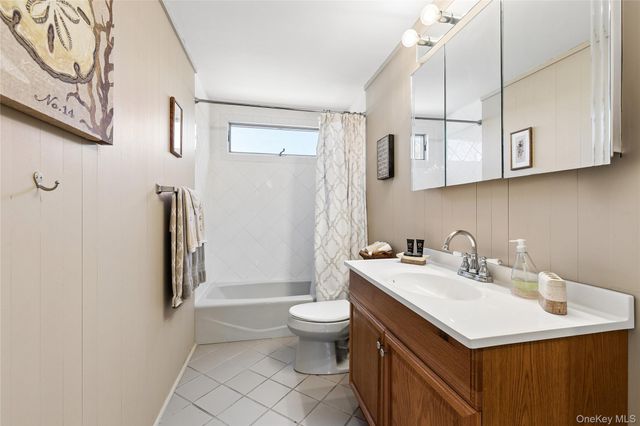20 Mitchell Road, Westhampton Beach, NY 11978