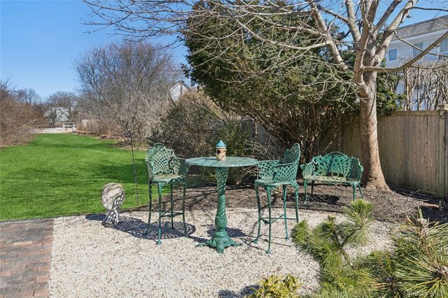 20 Mitchell Road, Westhampton Beach, NY 11978