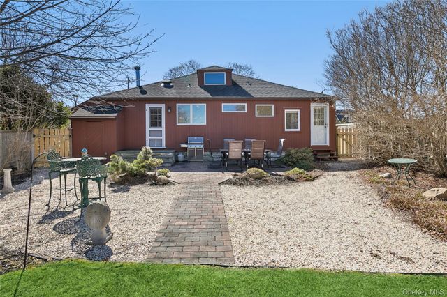 20 Mitchell Road, Westhampton Beach, NY 11978