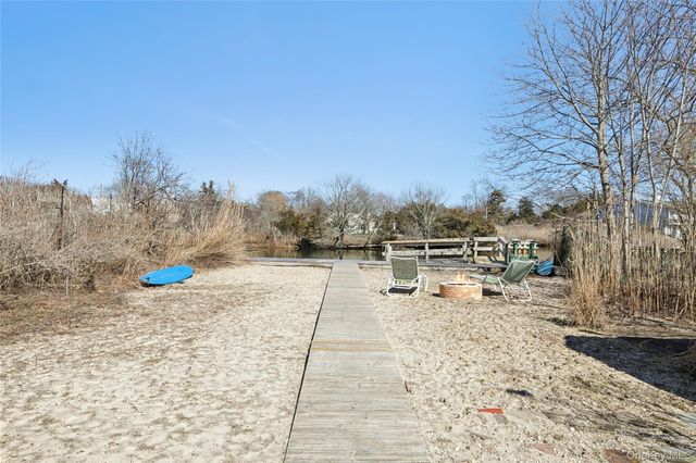 20 Mitchell Road, Westhampton Beach, NY 11978