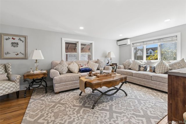 20 Mitchell Road, Westhampton Beach, NY 11978