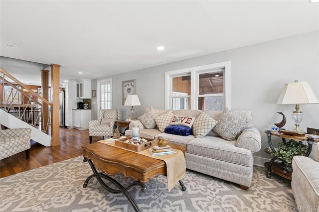 20 Mitchell Road, Westhampton Beach, NY 11978