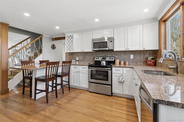 20 Mitchell Road, Westhampton Beach, NY 11978