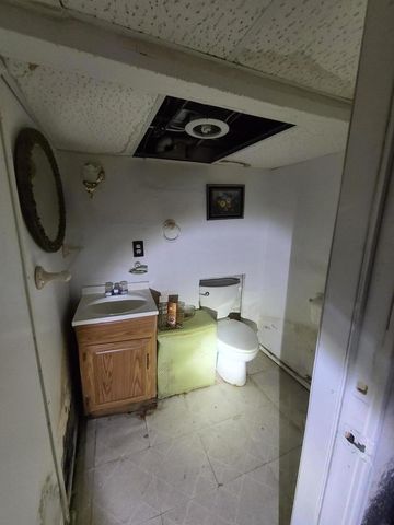 1834 Victoria Avenue, North Chicago, IL 60064