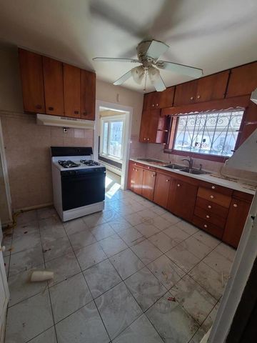 1834 Victoria Avenue, North Chicago, IL 60064