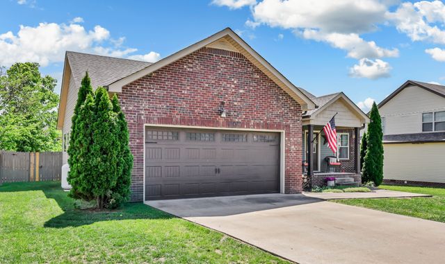 3450 Bradfield Dr, Clarksville, TN 37042