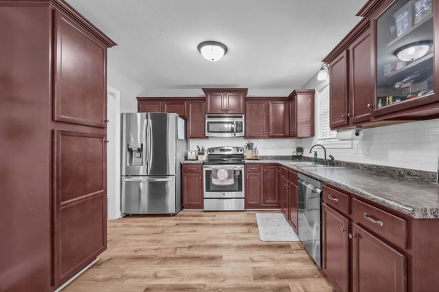 3450 Bradfield Dr, Clarksville, TN 37042