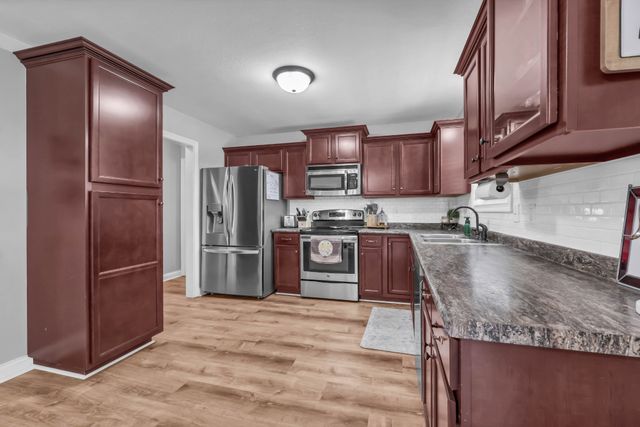 3450 Bradfield Dr, Clarksville, TN 37042