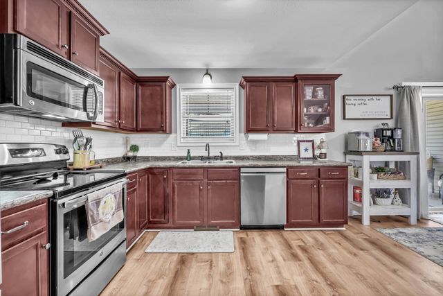 3450 Bradfield Dr, Clarksville, TN 37042