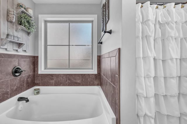 3450 Bradfield Dr, Clarksville, TN 37042