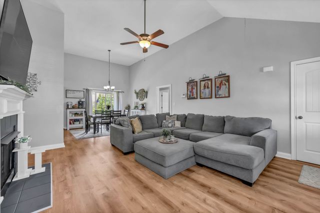 3450 Bradfield Dr, Clarksville, TN 37042