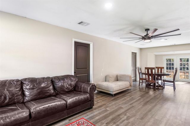 218 Waterfall Drive, Huffman, TX 77336