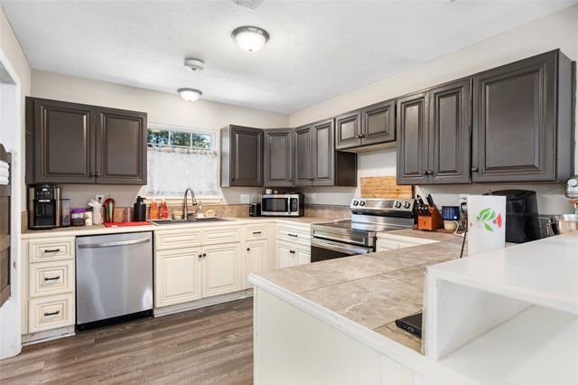 218 Waterfall Drive, Huffman, TX 77336