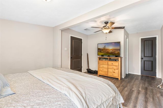 218 Waterfall Drive, Huffman, TX 77336