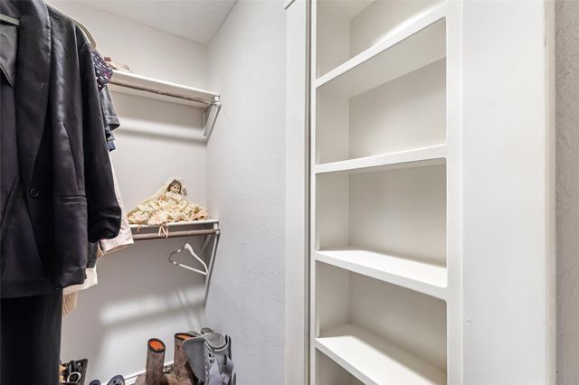 218 Waterfall Drive, Huffman, TX 77336