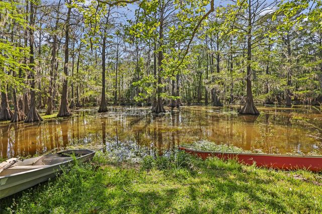 218 Waterfall Drive, Huffman, TX 77336