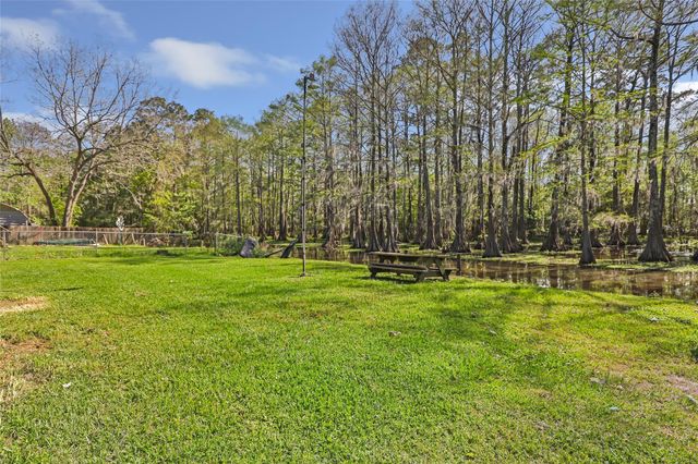 218 Waterfall Drive, Huffman, TX 77336