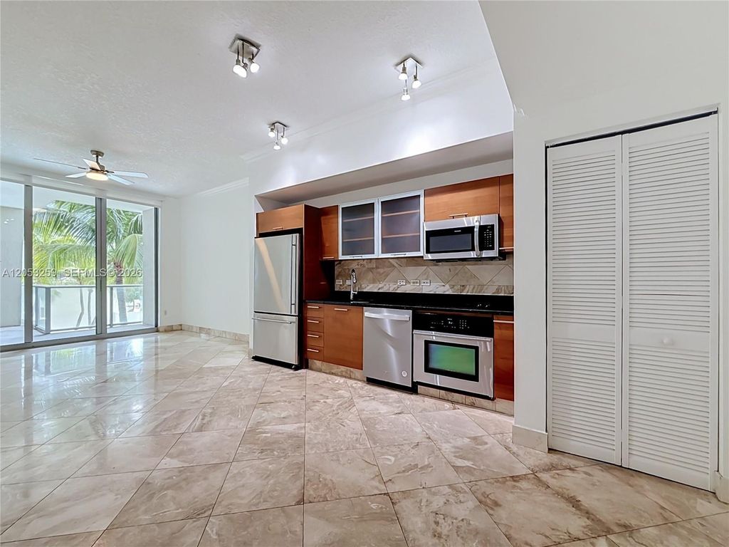 3470 E Coast Ave H0907, Miami, FL 33137