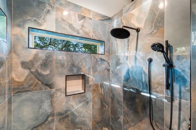 3609 Peninsular DR, Marble Falls, TX 78654