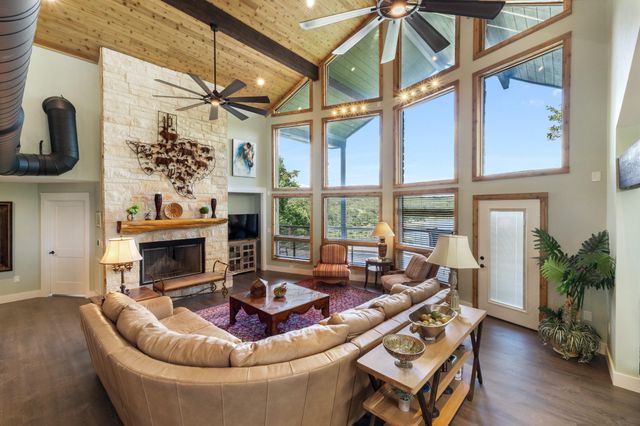 3609 Peninsular DR, Marble Falls, TX 78654