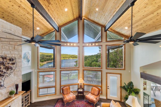 3609 Peninsular DR, Marble Falls, TX 78654