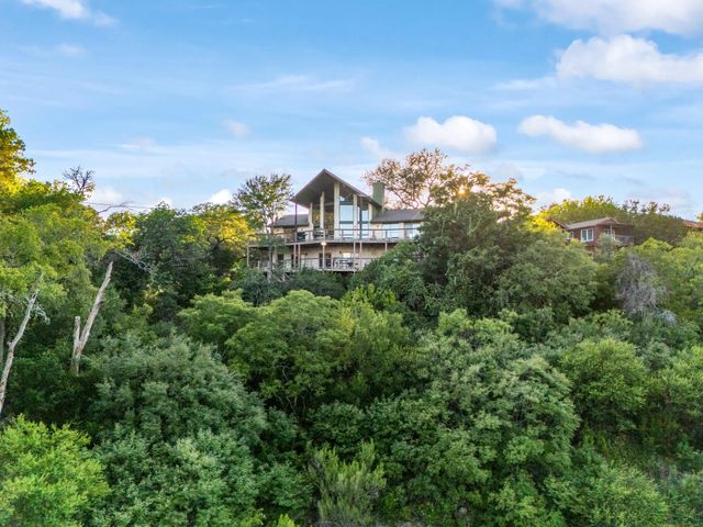 3609 Peninsular DR, Marble Falls, TX 78654