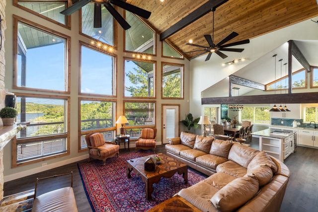 3609 Peninsular DR, Marble Falls, TX 78654