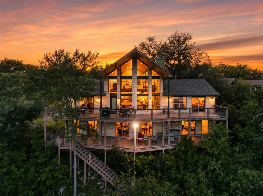 3609 Peninsular DR, Marble Falls, TX 78654