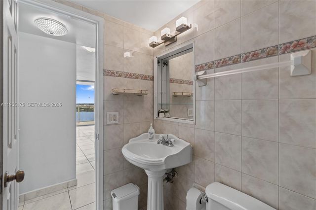 1301 NE Miami Gardens Drive 1424W, Miami, FL 33179