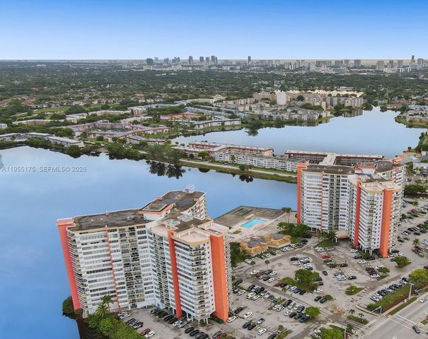 1301 NE Miami Gardens Drive 1424W, Miami, FL 33179