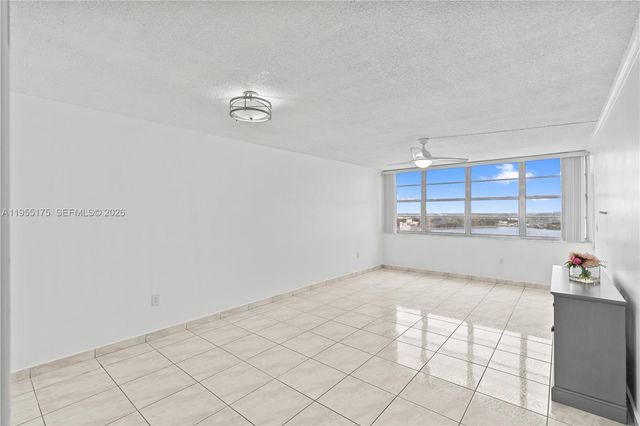 1301 NE Miami Gardens Drive 1424W, Miami, FL 33179