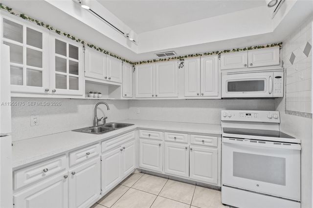 1301 NE Miami Gardens Drive 1424W, Miami, FL 33179