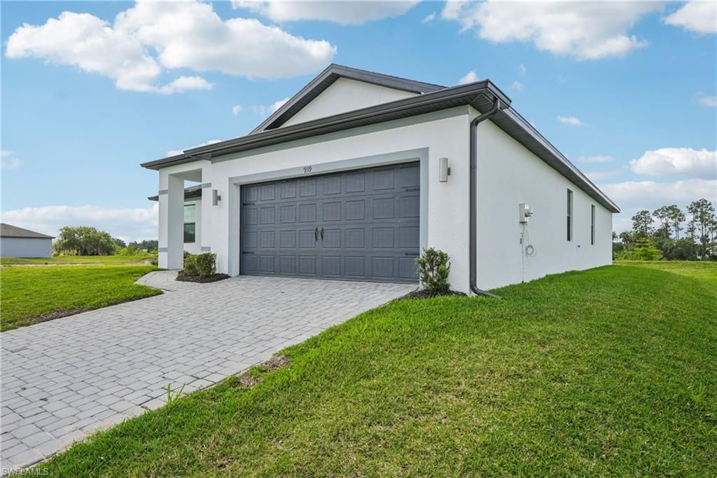 939 Admiral Bull Halsey AVE, LABELLE, FL 33935 — photo 3