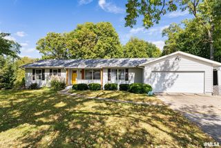 2461 Bobwhite Drive, Muscatine, IA 52761