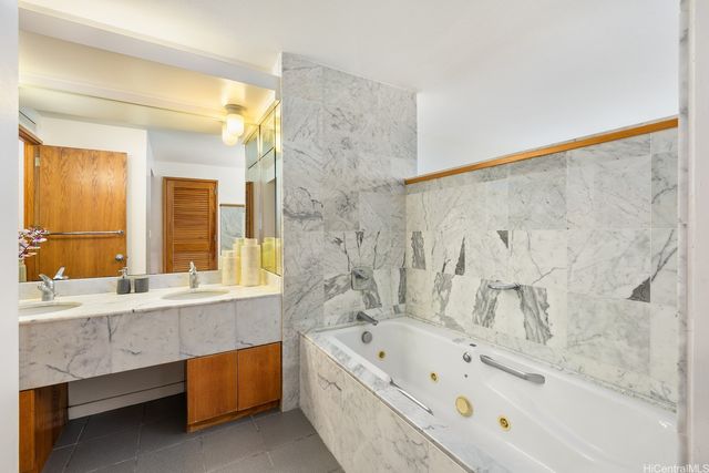 1330 Ala Moana Boulevard 904, Honolulu, HI 96814