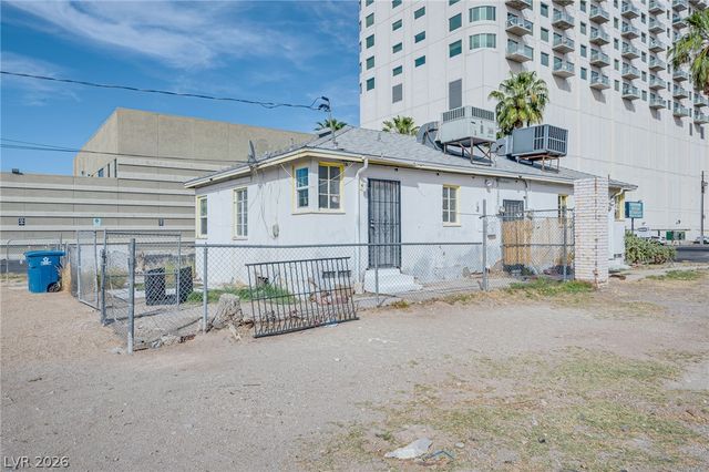 914 South 4th Street 2, Las Vegas, NV 89101
