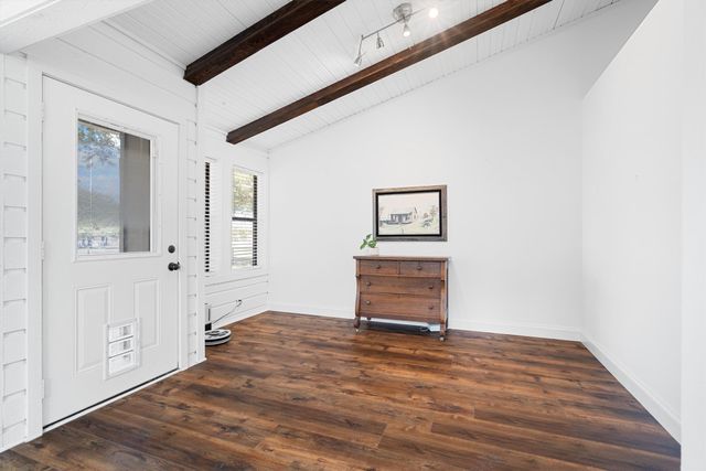 117 Modoc Trail, Lake Kiowa, TX 76240