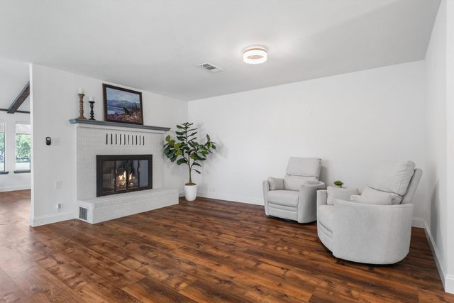 117 Modoc Trail, Lake Kiowa, TX 76240