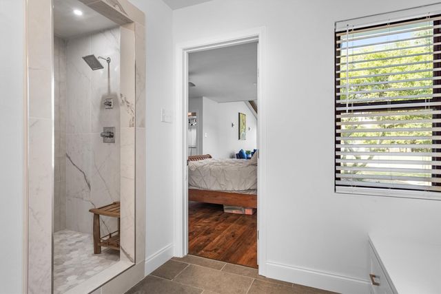 117 Modoc Trail, Lake Kiowa, TX 76240