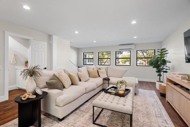 117 Modoc Trail, Lake Kiowa, TX 76240