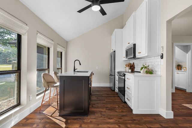 117 Modoc Trail, Lake Kiowa, TX 76240