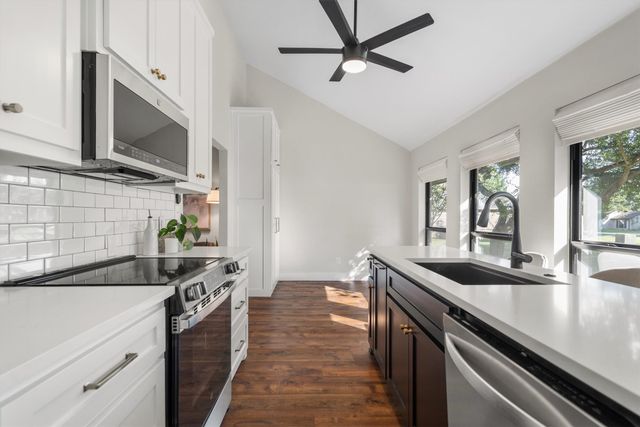 117 Modoc Trail, Lake Kiowa, TX 76240