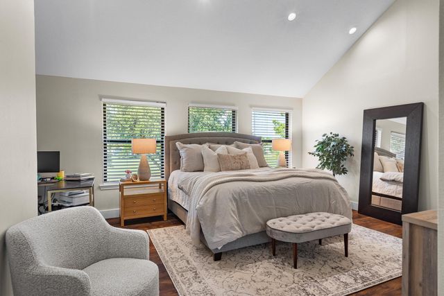 117 Modoc Trail, Lake Kiowa, TX 76240