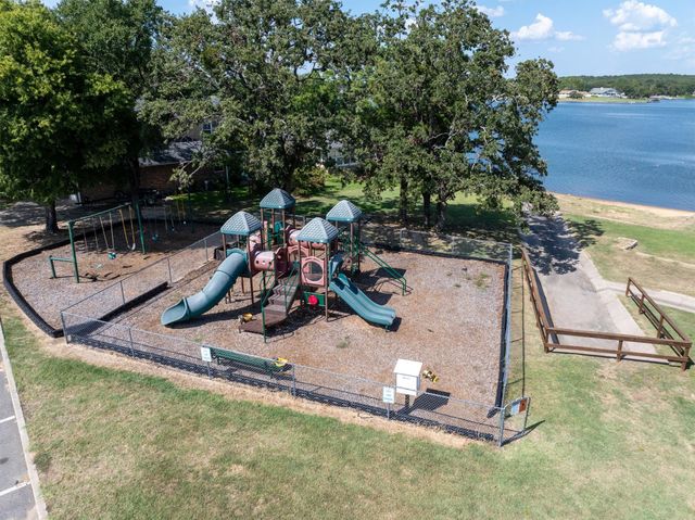 117 Modoc Trail, Lake Kiowa, TX 76240