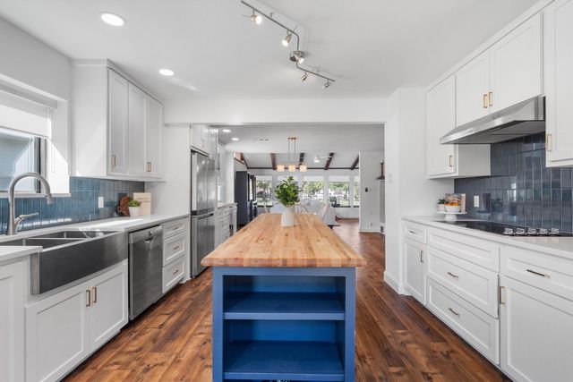 117 Modoc Trail, Lake Kiowa, TX 76240