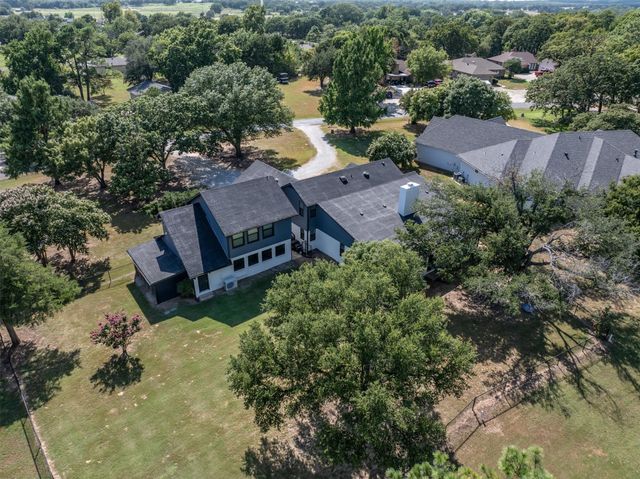 117 Modoc Trail, Lake Kiowa, TX 76240